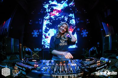 Friday Night at BARBARBAR — photo 41