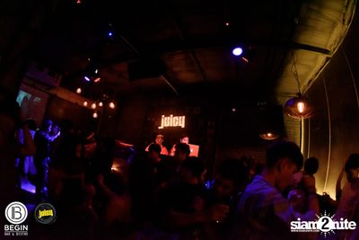 Begin x Juicy NYE 2020 x คอนเสิร์ต Meyou ที่ Begin Bar — photo 131