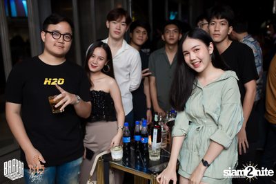 Friday Night at BARBARBAR — photo 8