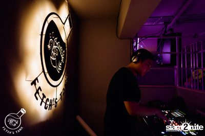 RAVE & GLOW x Mr.Bang Presents YOUNG DEK PARTY ที่ เฟตช์แทงค์ บายด็อกเตอร์เฟตช์ — photo 1