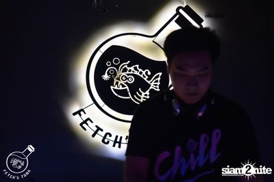 RAVE & GLOW x Mr.Bang Presents YOUNG DEK PARTY ที่ เฟตช์แทงค์ บายด็อกเตอร์เฟตช์ — photo 6