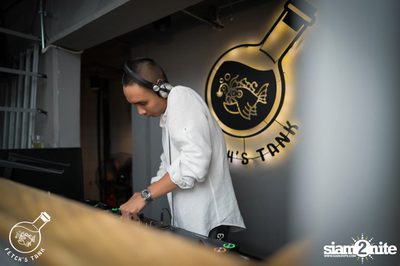 RAVE & GLOW x Mr.Bang Presents YOUNG DEK PARTY ที่ เฟตช์แทงค์ บายด็อกเตอร์เฟตช์ — photo 21