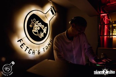 RAVE & GLOW x Mr.Bang Presents YOUNG DEK PARTY ที่ เฟตช์แทงค์ บายด็อกเตอร์เฟตช์ — photo 23