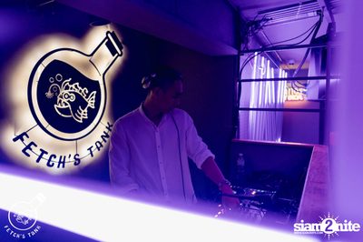 RAVE & GLOW x Mr.Bang Presents YOUNG DEK PARTY ที่ เฟตช์แทงค์ บายด็อกเตอร์เฟตช์ — photo 27