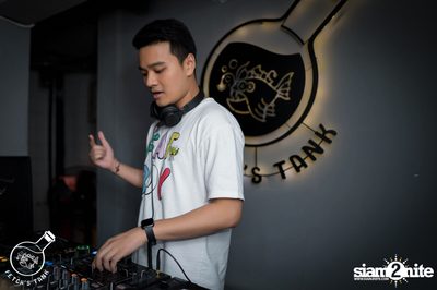 RAVE & GLOW x Mr.Bang Presents YOUNG DEK PARTY ที่ เฟตช์แทงค์ บายด็อกเตอร์เฟตช์ — photo 40