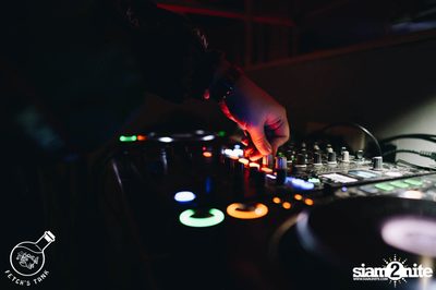 RAVE & GLOW x Mr.Bang Presents YOUNG DEK PARTY ที่ เฟตช์แทงค์ บายด็อกเตอร์เฟตช์ — photo 46