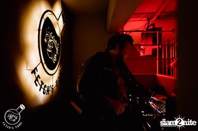RAVE & GLOW x Mr.Bang Presents YOUNG DEK PARTY ที่ เฟตช์แทงค์ บายด็อกเตอร์เฟตช์ — photo 47