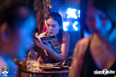Saturday Night at Ainu Bar — photo 3