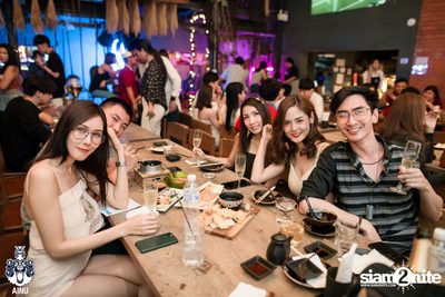 Saturday Night at Ainu Bar — photo 23