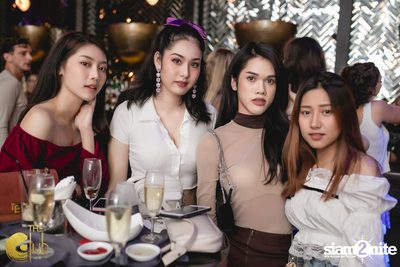 Crush Wednesdays กับ DJ Kay ที่ The Club at Koi — photo 13