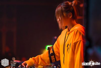 Saturday Night at BARBARBAR — photo 10