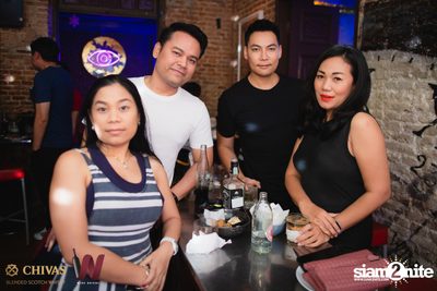 Saturday Night at Wine Bridge — photo 18
