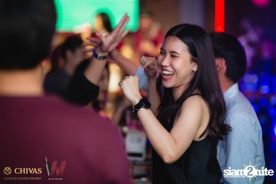 Saturday Night at Wine Bridge — photo 33