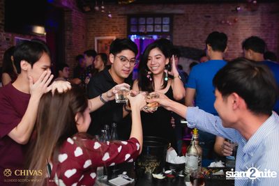 Saturday Night at Wine Bridge — photo 66