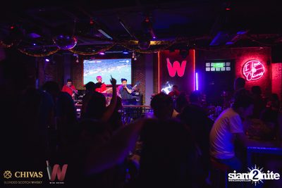 Saturday Night at Wine Bridge — photo 73