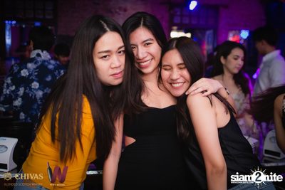 Saturday Night at Wine Bridge — photo 89