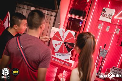 คอนเสิร์ต Budweiser Bud Night Live กับ KLEAR ที่ Begin Bar & Bistro — photo 37