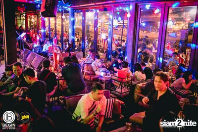 คอนเสิร์ต Budweiser Bud Night Live กับ KLEAR ที่ Begin Bar & Bistro — photo 48