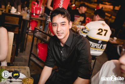 คอนเสิร์ต Budweiser Bud Night Live กับ KLEAR ที่ Begin Bar & Bistro — photo 63