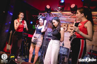 คอนเสิร์ต Budweiser Bud Night Live กับ KLEAR ที่ Begin Bar & Bistro — photo 74
