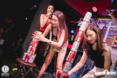 คอนเสิร์ต Budweiser Bud Night Live กับ KLEAR ที่ Begin Bar & Bistro — photo 76