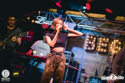คอนเสิร์ต Budweiser Bud Night Live กับ KLEAR ที่ Begin Bar & Bistro — photo 89