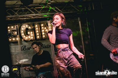 คอนเสิร์ต Budweiser Bud Night Live กับ KLEAR ที่ Begin Bar & Bistro — photo 90
