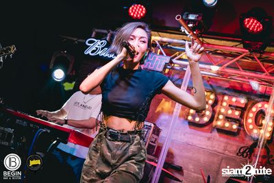คอนเสิร์ต Budweiser Bud Night Live กับ KLEAR ที่ Begin Bar & Bistro — photo 95