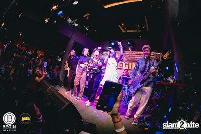คอนเสิร์ต Budweiser Bud Night Live กับ KLEAR ที่ Begin Bar & Bistro — photo 114