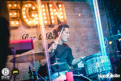 คอนเสิร์ต Budweiser Bud Night Live กับ KLEAR ที่ Begin Bar & Bistro — photo 121