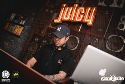 คอนเสิร์ต Budweiser Bud Night Live กับ KLEAR ที่ Begin Bar & Bistro — photo 173