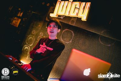 คอนเสิร์ต Budweiser Bud Night Live กับ KLEAR ที่ Begin Bar & Bistro — photo 190