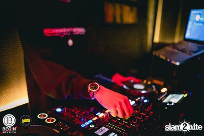 คอนเสิร์ต Budweiser Bud Night Live กับ KLEAR ที่ Begin Bar & Bistro — photo 192