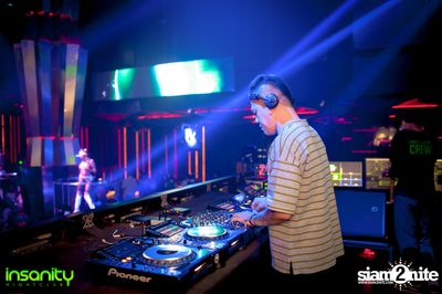 DJ Litchi ที่ Insanity Nightclub — photo 17