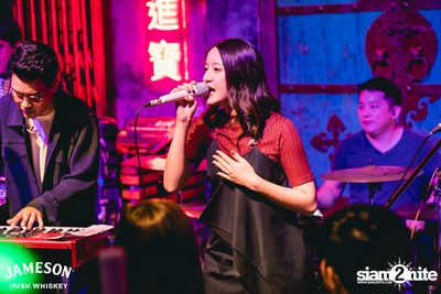 คอนเสิร์ต JAM Night by Jameson LIPTA x Ink Waruntorn ที่ Chongjaroen Groove — photo 76