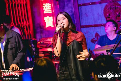 คอนเสิร์ต JAM Night by Jameson LIPTA x Ink Waruntorn ที่ Chongjaroen Groove — photo 78