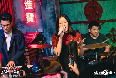 คอนเสิร์ต JAM Night by Jameson LIPTA x Ink Waruntorn ที่ Chongjaroen Groove — photo 79