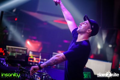 Valentine's Party กับ DJ Chazin ที่ Insanity Nightclub — photo 99