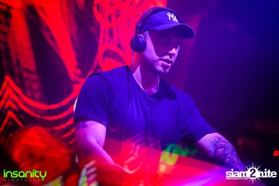 Valentine's Party กับ DJ Chazin ที่ Insanity Nightclub — photo 115