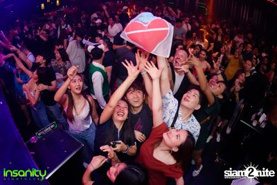 Valentine's Party กับ DJ Chazin ที่ Insanity Nightclub — photo 123