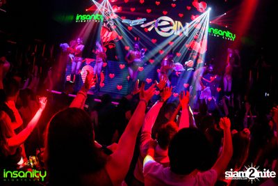 Valentine's Party กับ DJ Chazin ที่ Insanity Nightclub — photo 137