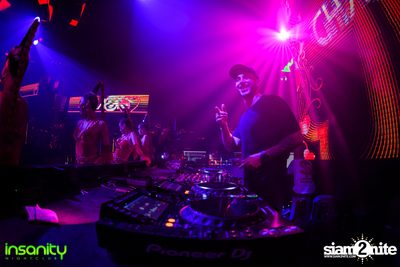 Valentine's Party กับ DJ Chazin ที่ Insanity Nightclub — photo 144