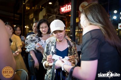 คอนเสิร์ต เอิ๊ต ภัทรวี | EST.33 Crystal Design Center — photo 45