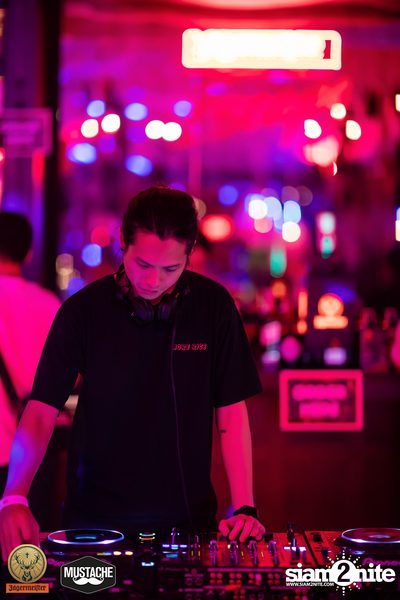 Jagermeister presents Mustache Takeover กับ Nakadia ที่ Escape Bangkok — photo 121