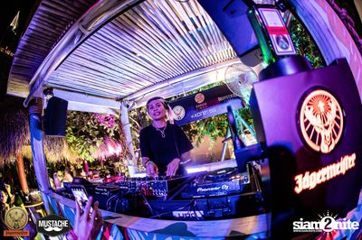 Jagermeister presents Mustache Takeover กับ Nakadia ที่ Escape Bangkok — photo 216