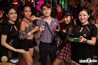 Jagermeister presents Mustache Takeover กับ Nakadia ที่ Escape Bangkok — photo 269