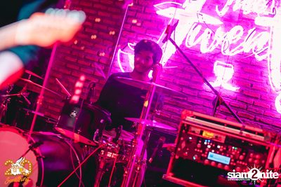 Kod Sad Party w/ Poy​ Portrait x Bowky Lion at 20Something Bar — photo 127