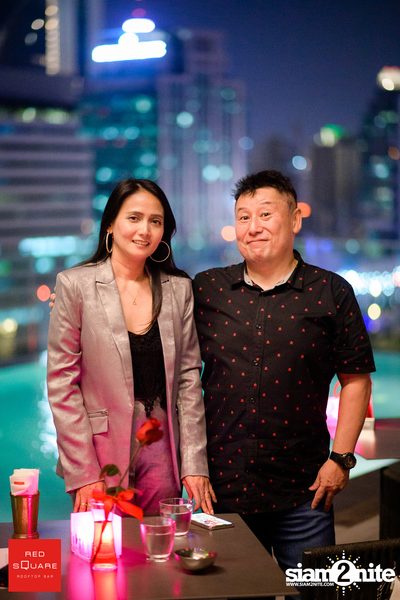 คืนวันศุกร์ ที่ เรดสแควร์ รูฟท็อป บาร์ — photo 2