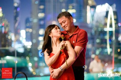 คืนวันศุกร์ ที่ เรดสแควร์ รูฟท็อป บาร์ — photo 4