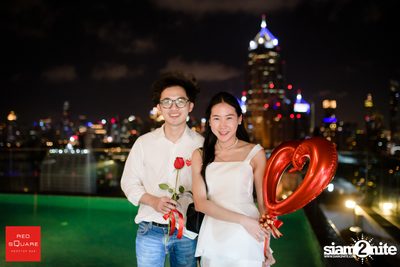 คืนวันศุกร์ ที่ เรดสแควร์ รูฟท็อป บาร์ — photo 25
